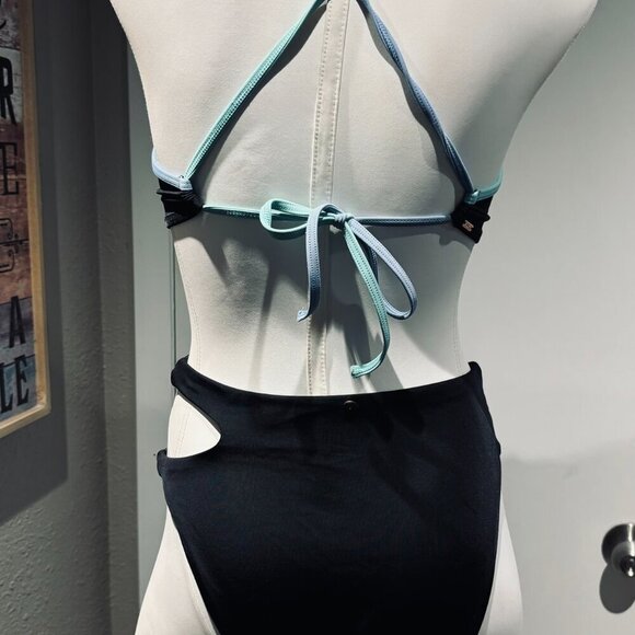 VICTORIA SECRET SWIMSUIT IN BLACK 2 PIECE - Picture 16 of 16